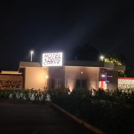 Motel Circuit Drive Cingia De' Botti Экстерьер фото